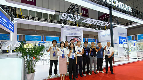 新时达众为兴机器人闪耀CIBF2025锂电展