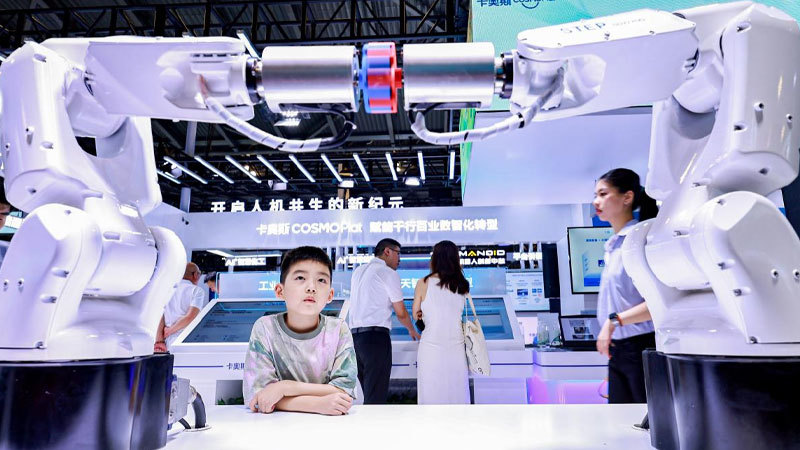 从程序执行者到场景适应者｜新时达携AI协作平台亮相2025 WAIC